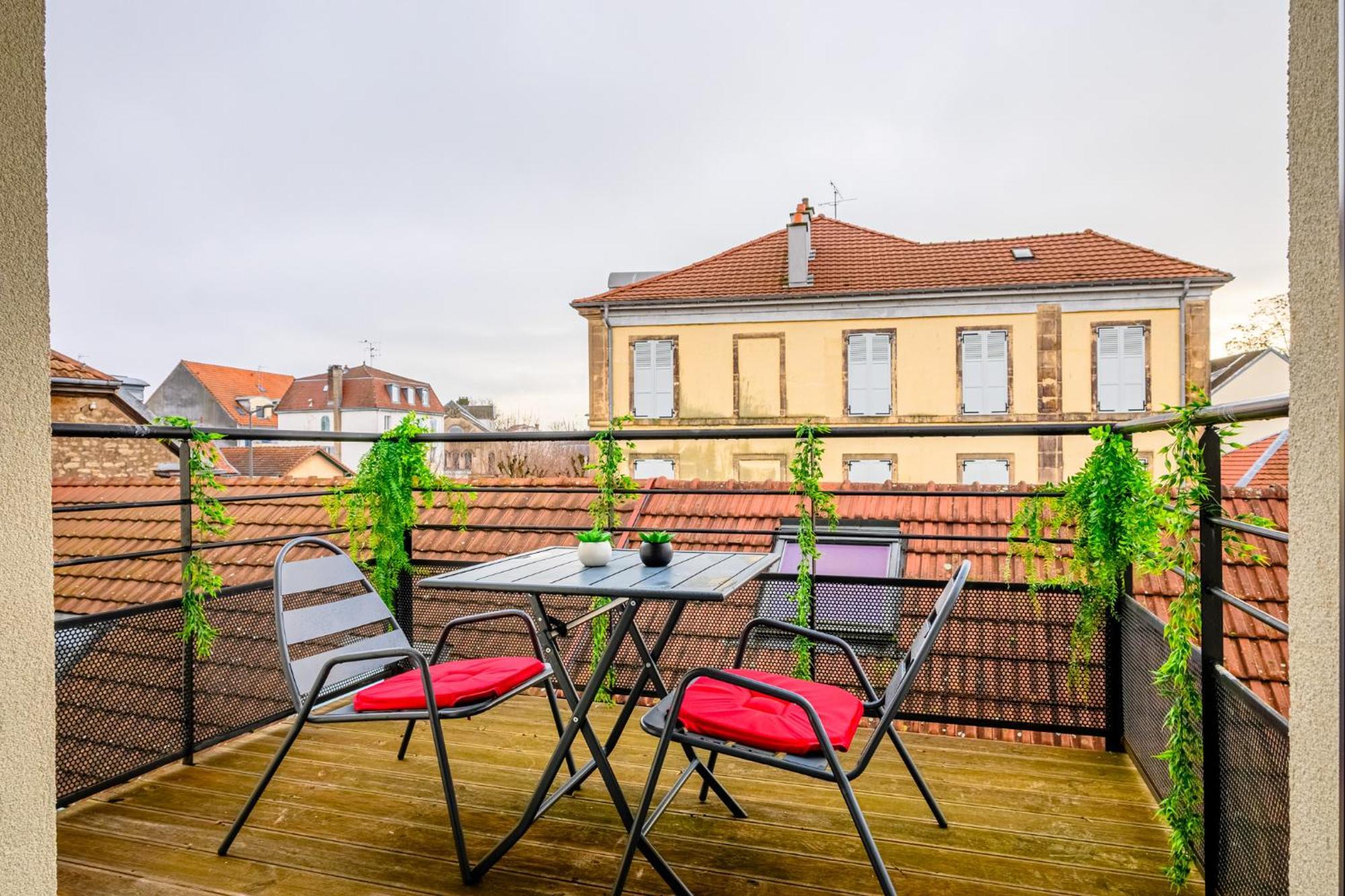 Ferienwohnung Le Charles Montbéliard Exterior foto