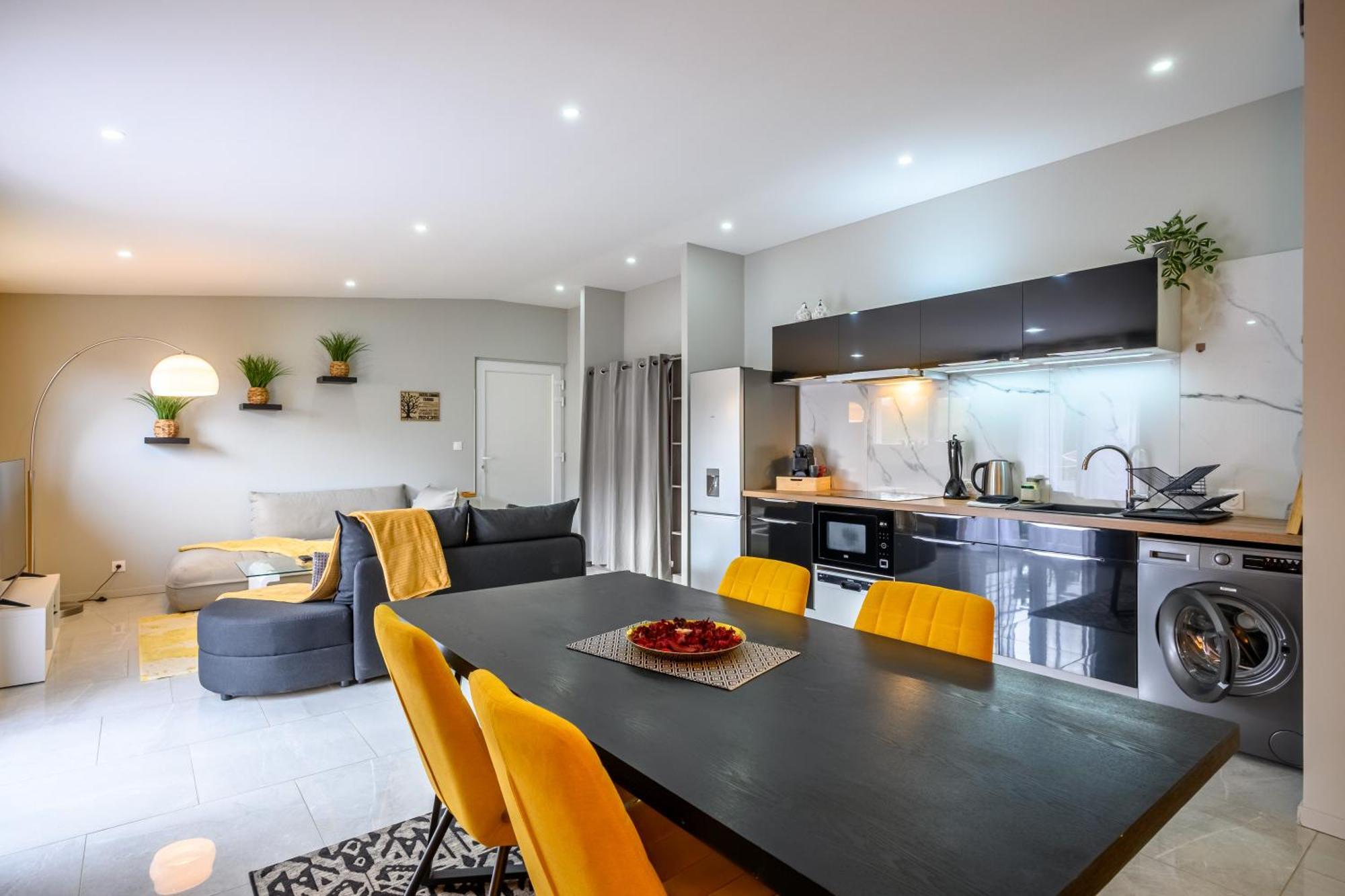Ferienwohnung Le Charles Montbéliard Exterior foto
